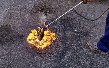 White Roding Or White Roothing flat roofing repairs